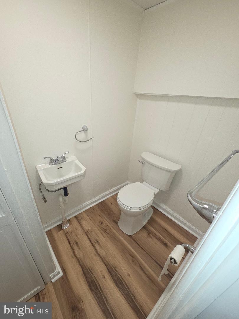 220 Glen Cove Road Darby, PA 19023 - Photo 4 of 12