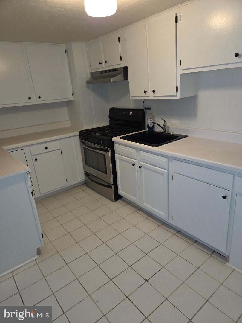 220 Glen Cove Road Darby, PA 19023 - Photo 6 of 12