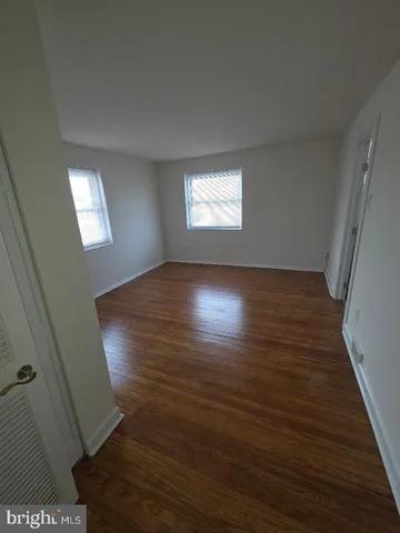 $1,700 | 220 Glen Cove Road, Darby, PA 19023