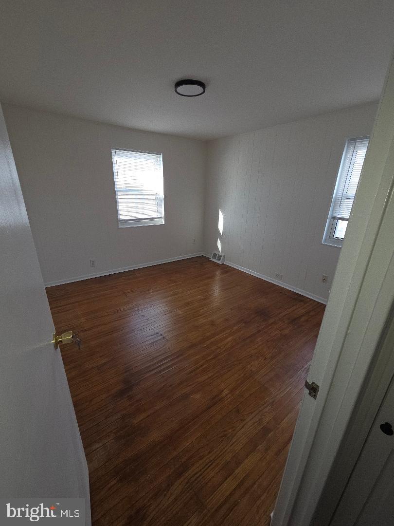 220 Glen Cove Road Darby, PA 19023 - Photo 10 of 12