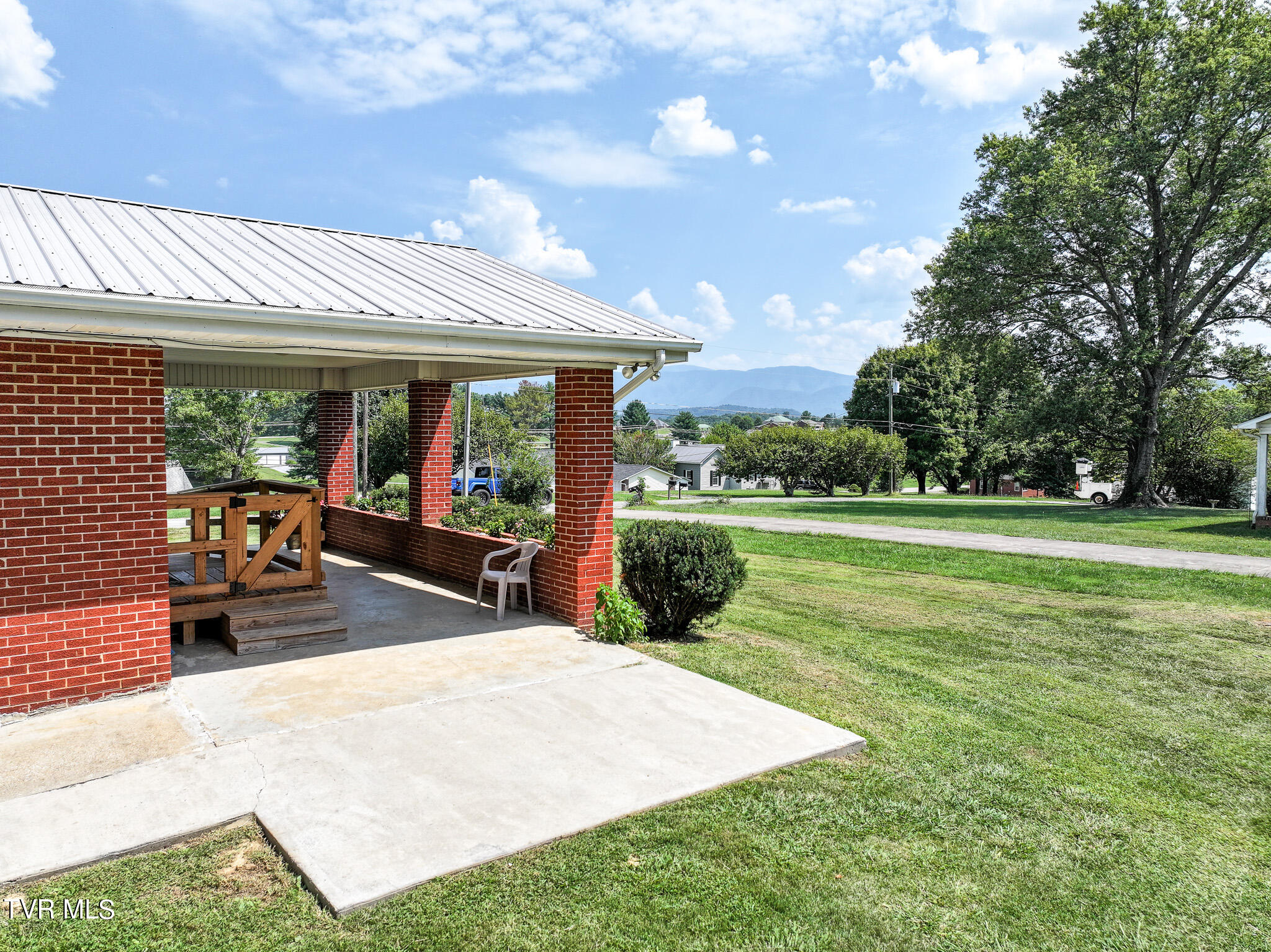 190 Golf Course Circle Greeneville, TN 37743 - Photo 27 of 40 DJI_20240829012154_0314_D