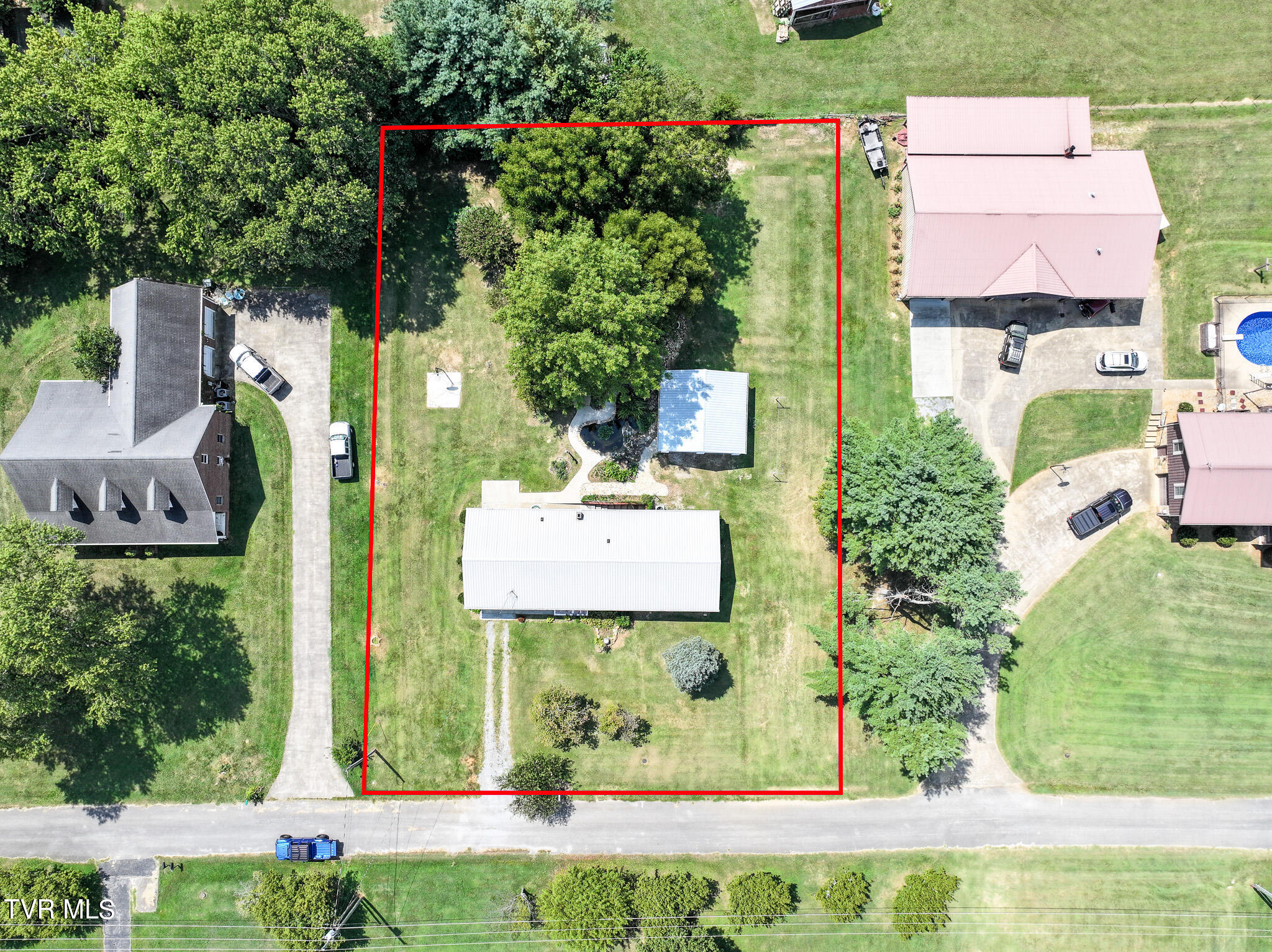190 Golf Course Circle Greeneville, TN 37743 - Photo 3 of 40 DJI_20240829012933_0336_D-Edit