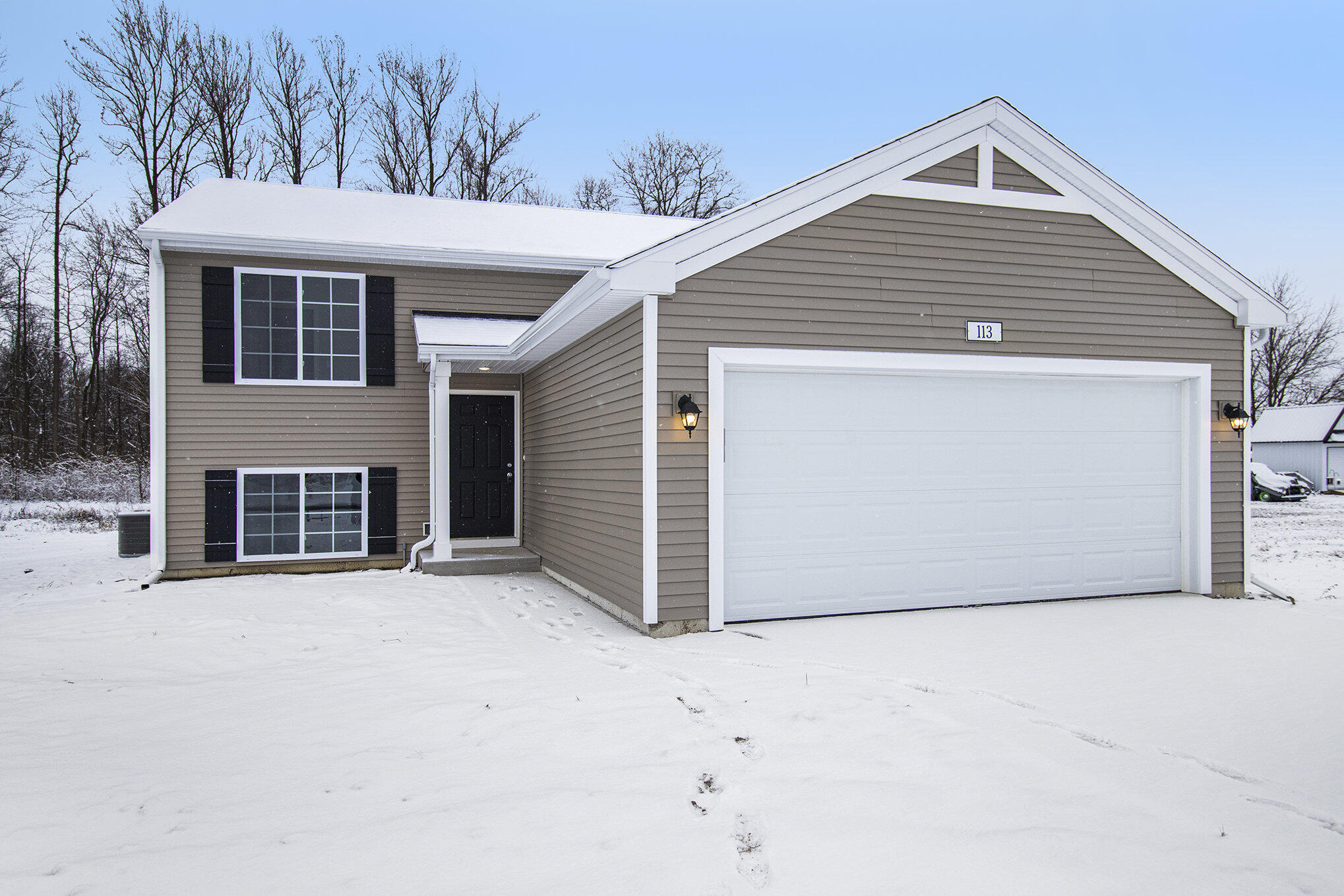2471 Stratton Road Benton Harbor, MI 49022 - Photo 2 of 26 i2060