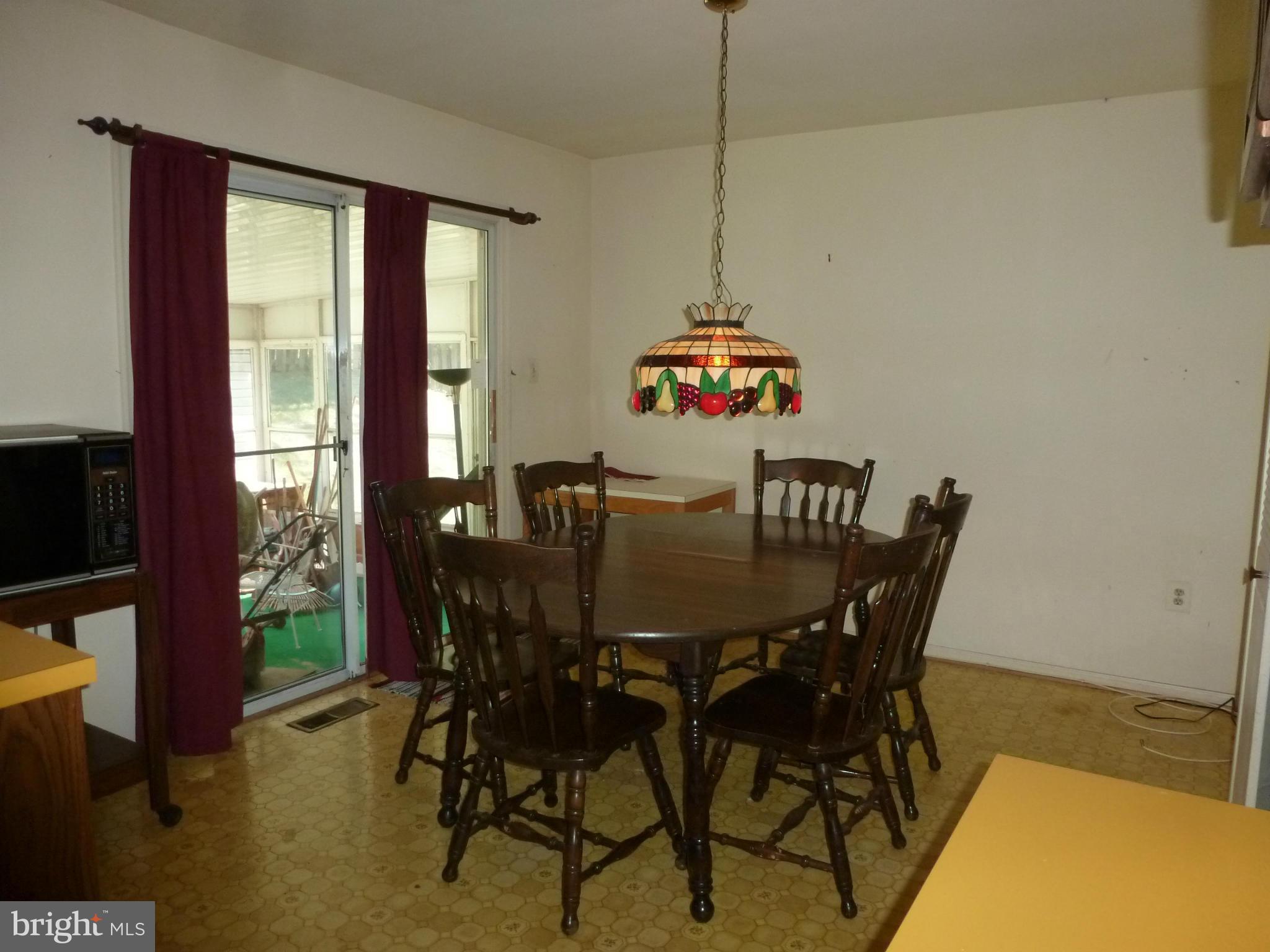 131 Environs Road Sterling, VA 20165 - Photo 6 of 18 Breakfast room