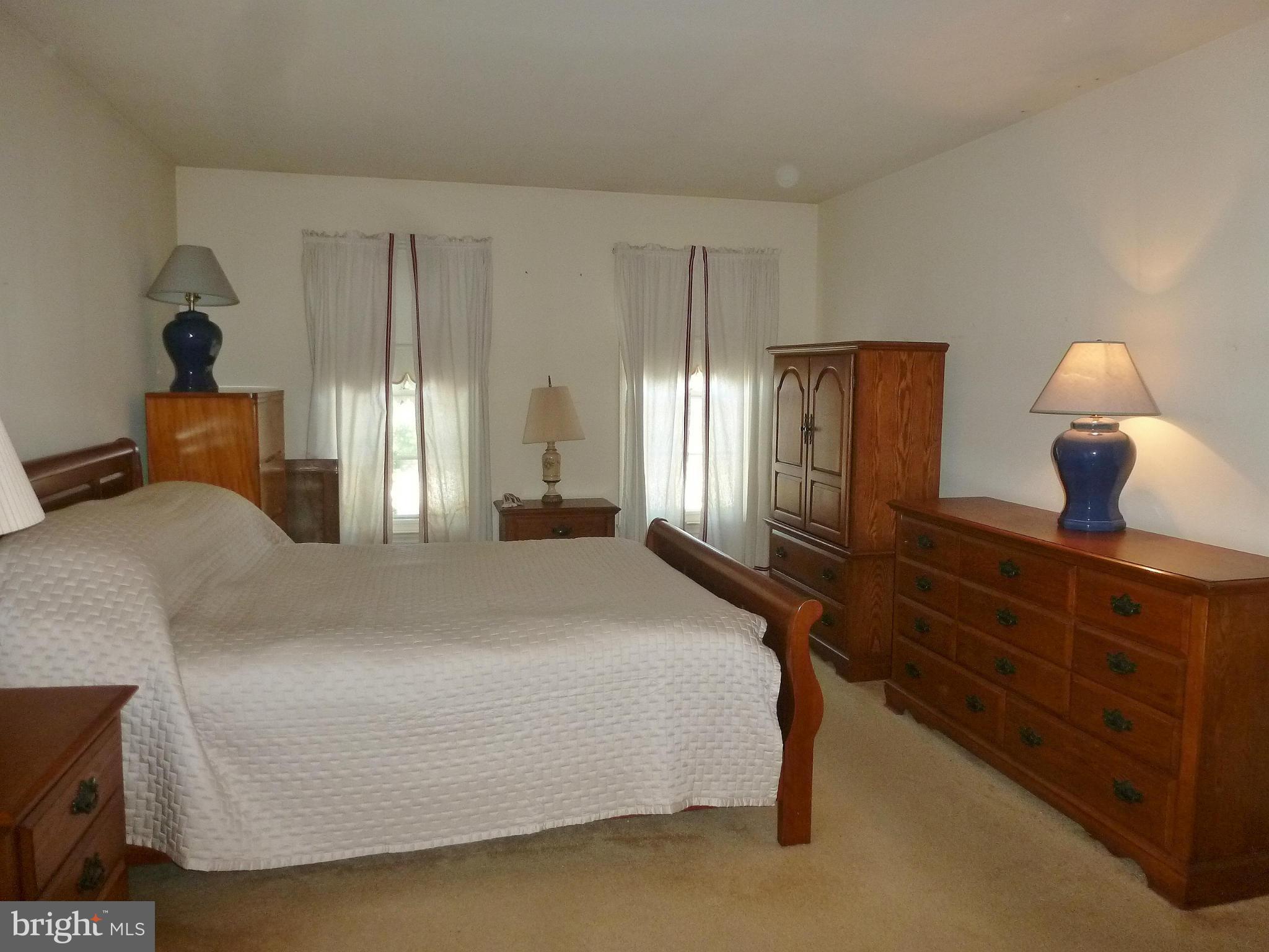 131 Environs Road Sterling, VA 20165 - Photo 8 of 18 Spacious Master Bedroom