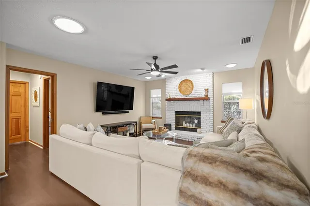 $389,900 | 985 Northeast 50th Avenue, Ocala, FL 34470