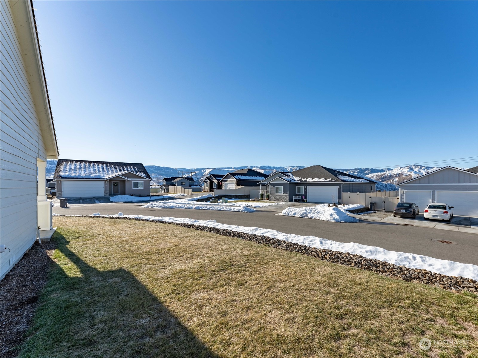 39 South Millbrook Loop East Wenatchee, WA 98802 - Photo 11 of 32 a view of houses with outdoor space