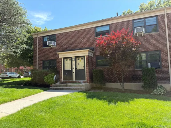 $390,000 | 73-96 Springfield Boulevard, Unit 2 | Oakland Gardens