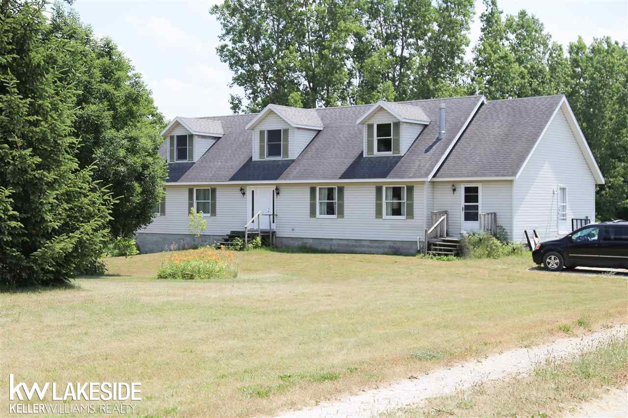 6992 Hough Road Almont, MI 48003 - Photo 2 of 27 50016985-1.JPG
