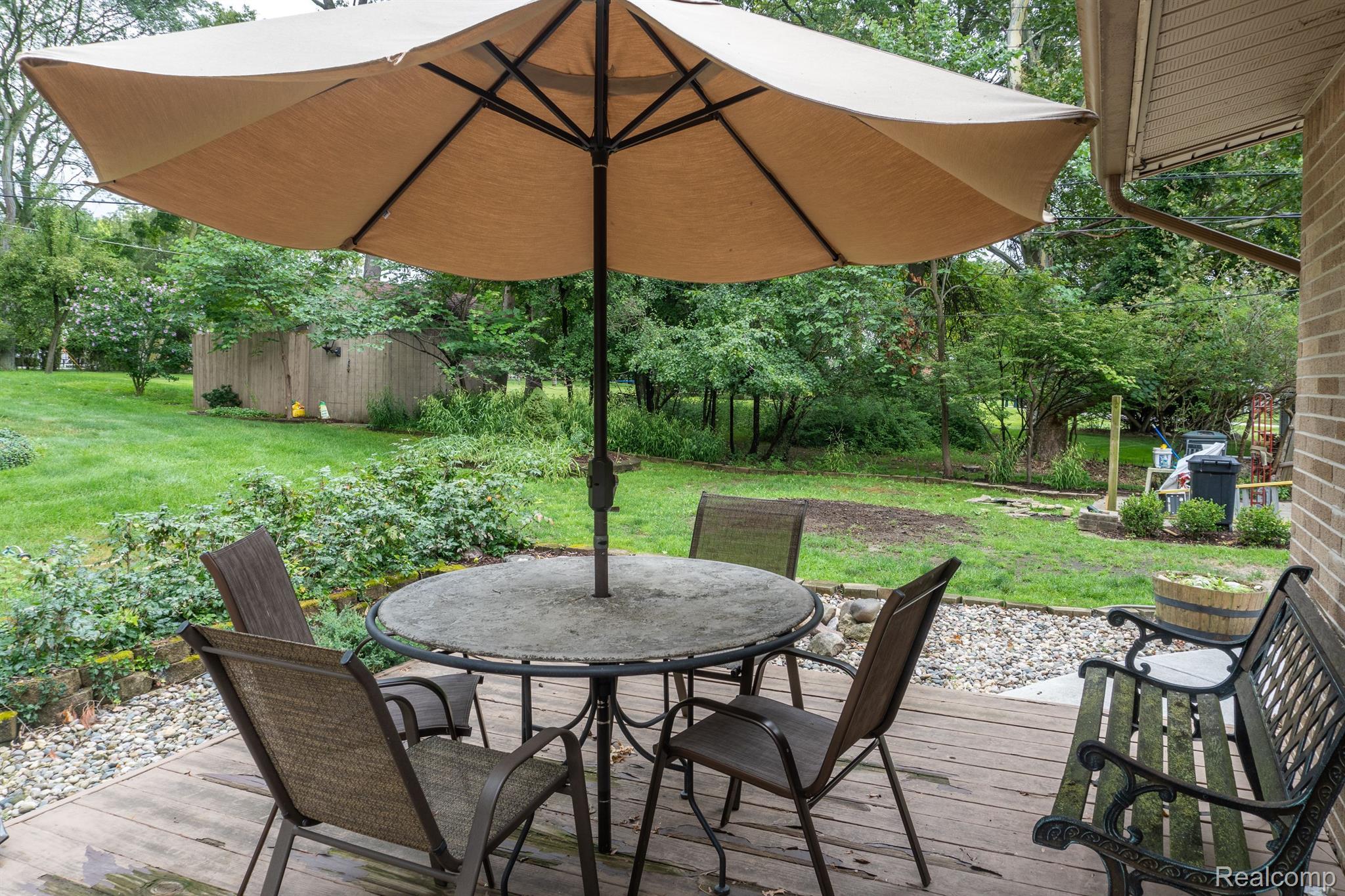 35944 West Lyman Road Farmington, MI 48331 - Photo 37 of 46 Gallery Image 37