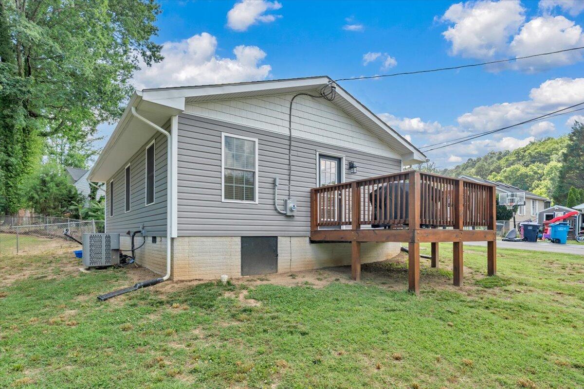 1101 Gearhart Road Southeast Roanoke, VA 24014 - Photo 21 of 24 21-MIB03999