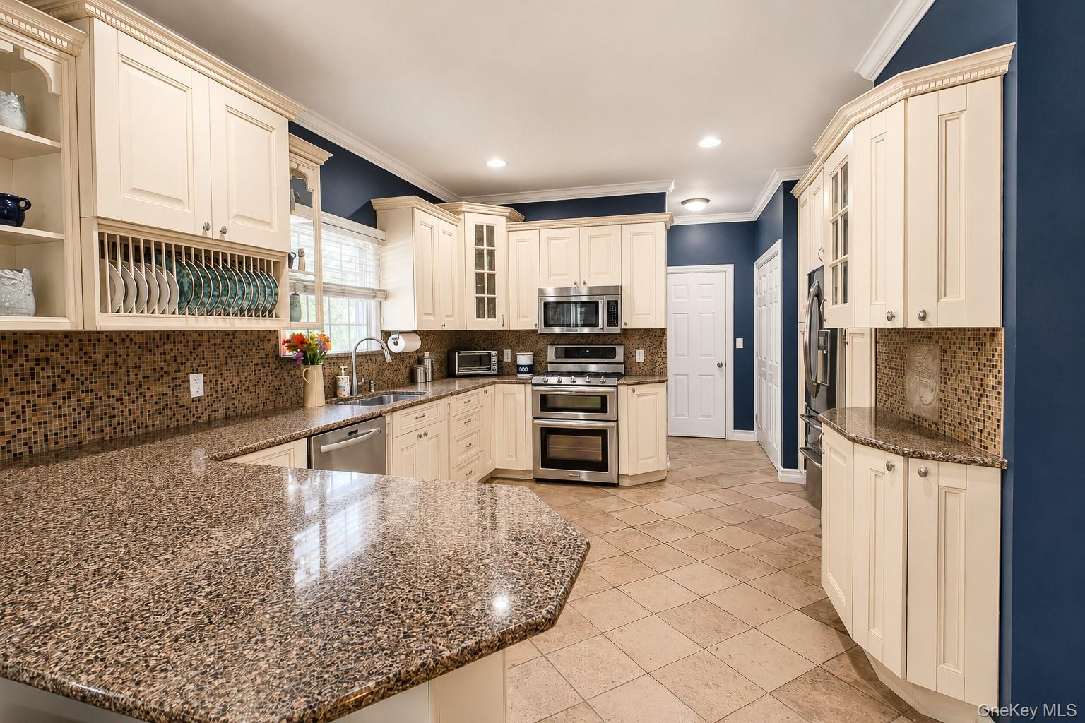 257 4th Street St. James, NY 11780 - Photo 9 of 36