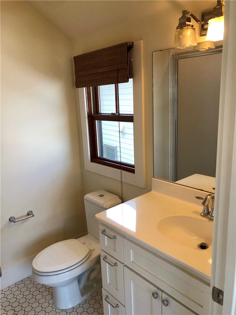 4205 Camacho Street, Unit GARAGEAPARTMENT Austin, TX 78723 - Photo 4 of 6 Full Bathroom