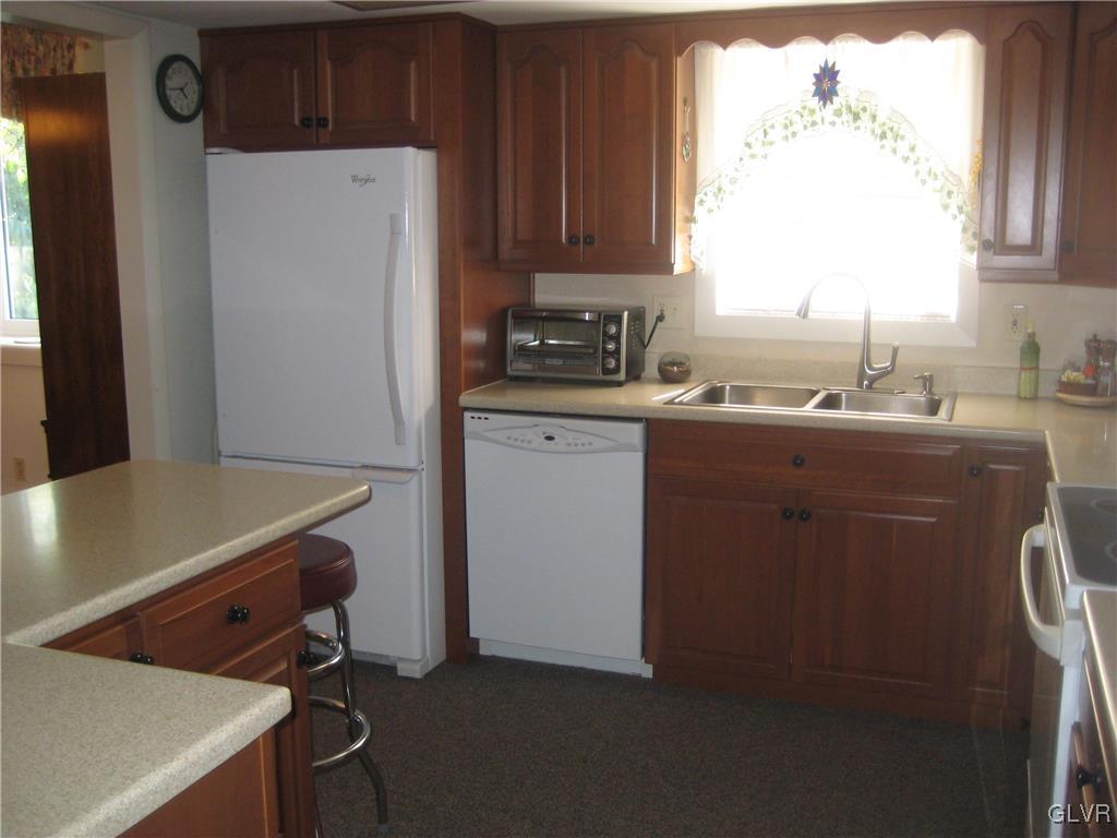 4151 Shimerville Road Emmaus, PA 18049 - Photo 10 of 38 Snack bar provides additional work space & storage