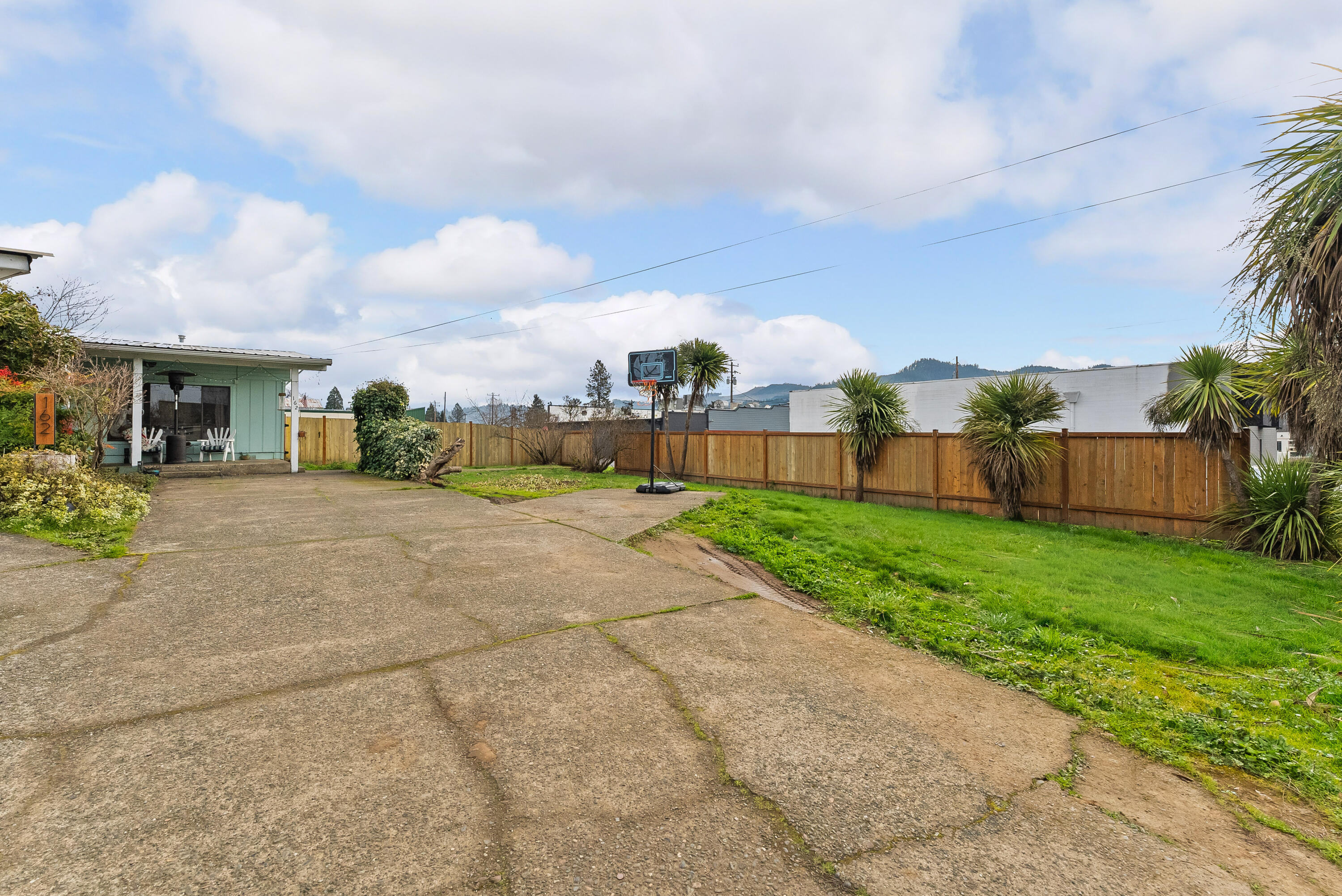 162 Kruse Street Sutherlin, OR 97479 - Photo 5 of 49 0-10