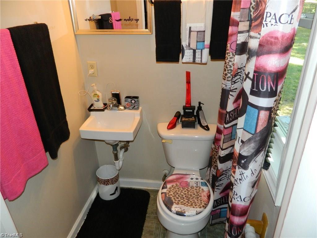 223 Paramount Street High Point, NC 27260 - Photo 9 of 11 Gallery Image 9