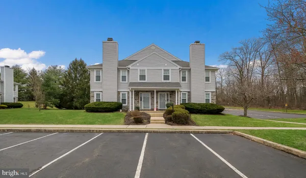 $1,995 | 211 Mews Drive, Unit 211, Sellersville, PA 18960