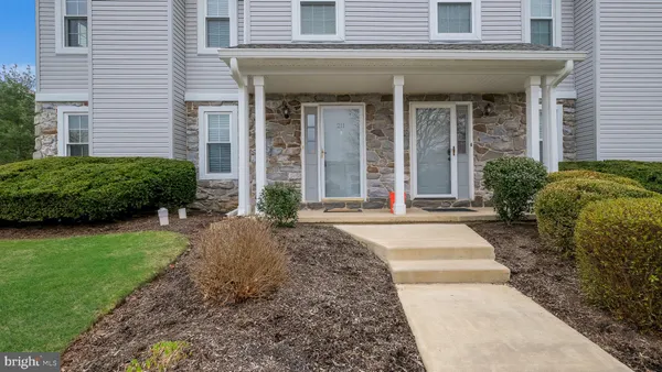 $1,995 | 211 Mews Drive, Unit 211, Sellersville, PA 18960