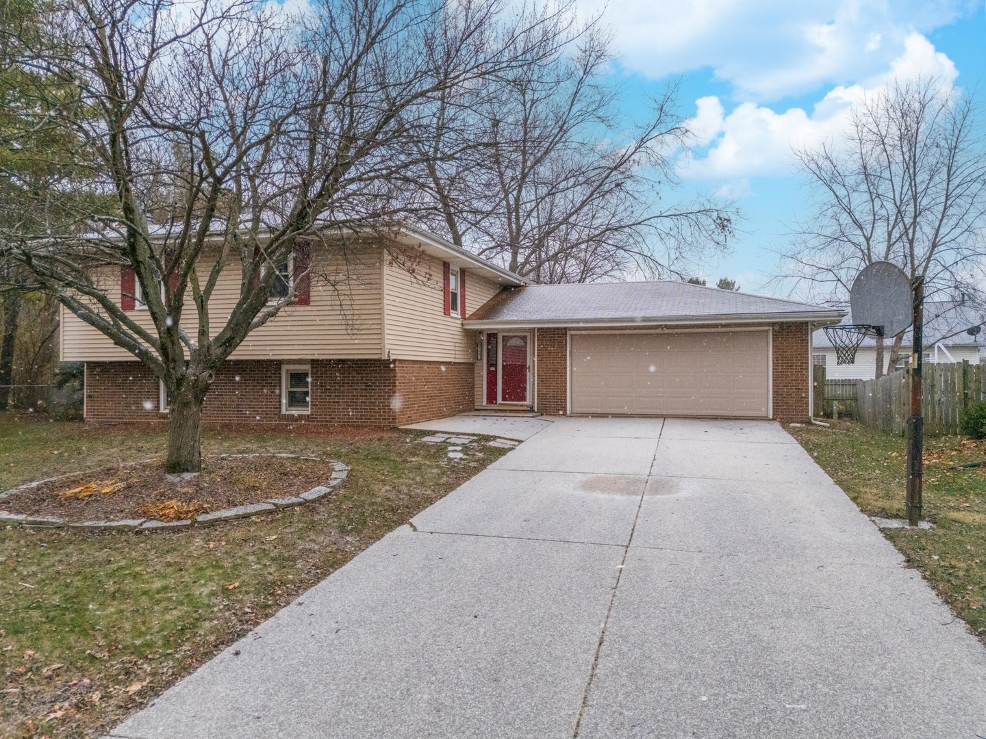 1112 Liberty Road Normal, IL 61761 - Photo 2 of 31
