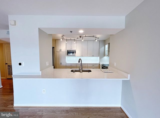 $605,000 | 2181 Jamieson Avenue, Unit 1210, Alexandria, VA 22314