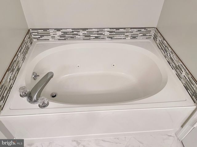 $605,000 | 2181 Jamieson Avenue, Unit 1210, Alexandria, VA 22314