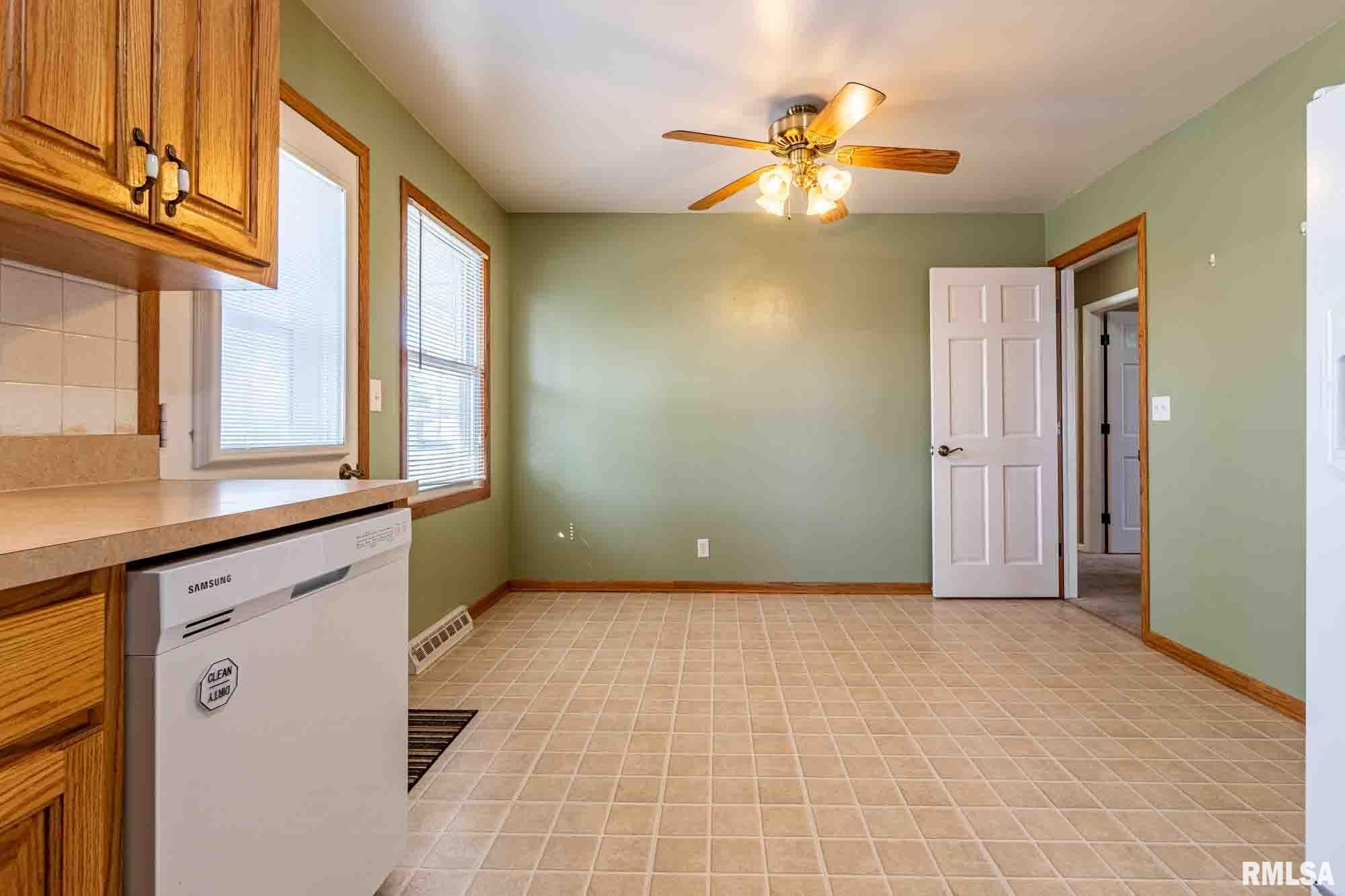 830 East Tyler Street Morton, IL 61550 - Photo 12 of 40