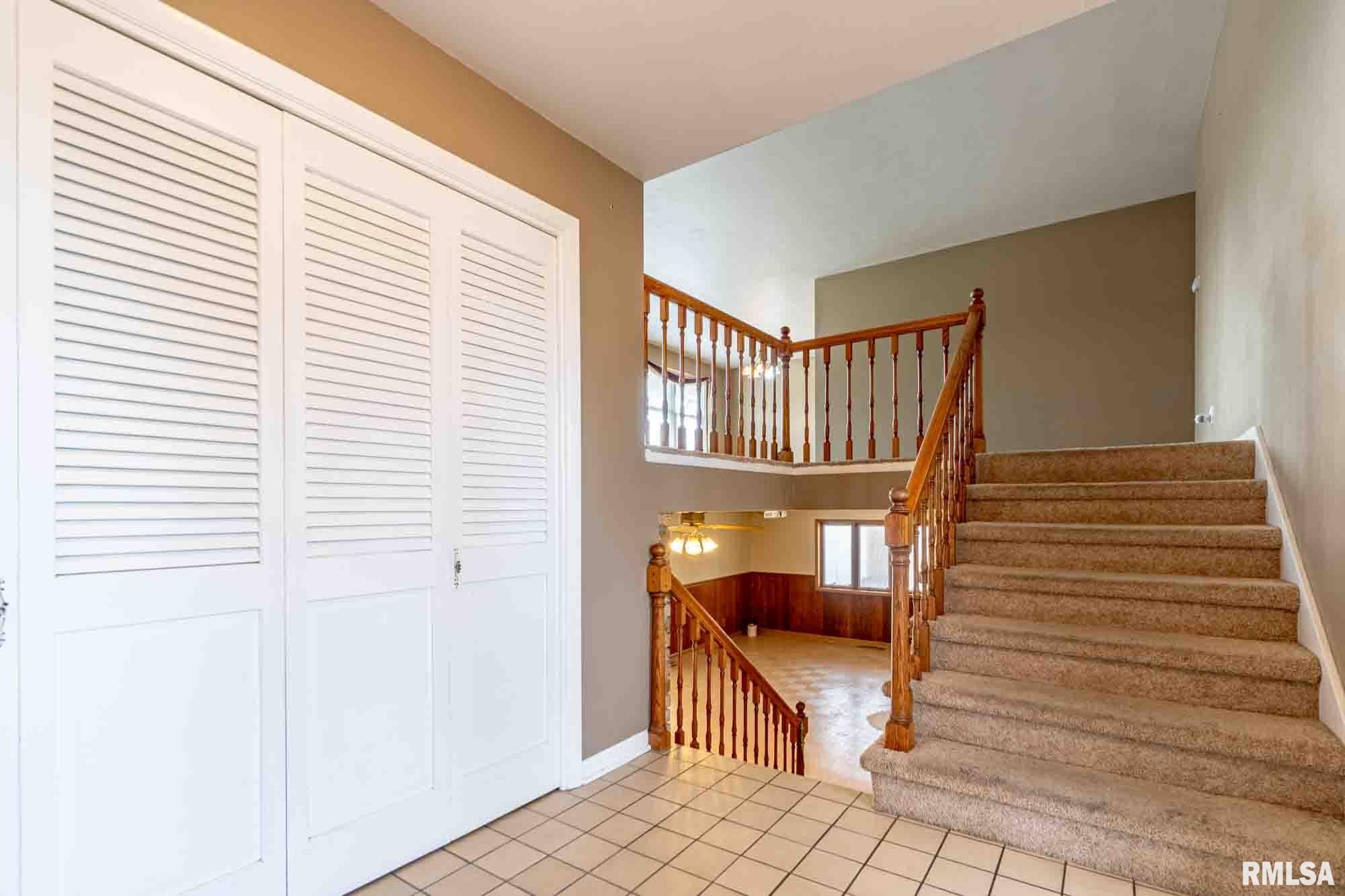 830 East Tyler Street Morton, IL 61550 - Photo 3 of 40