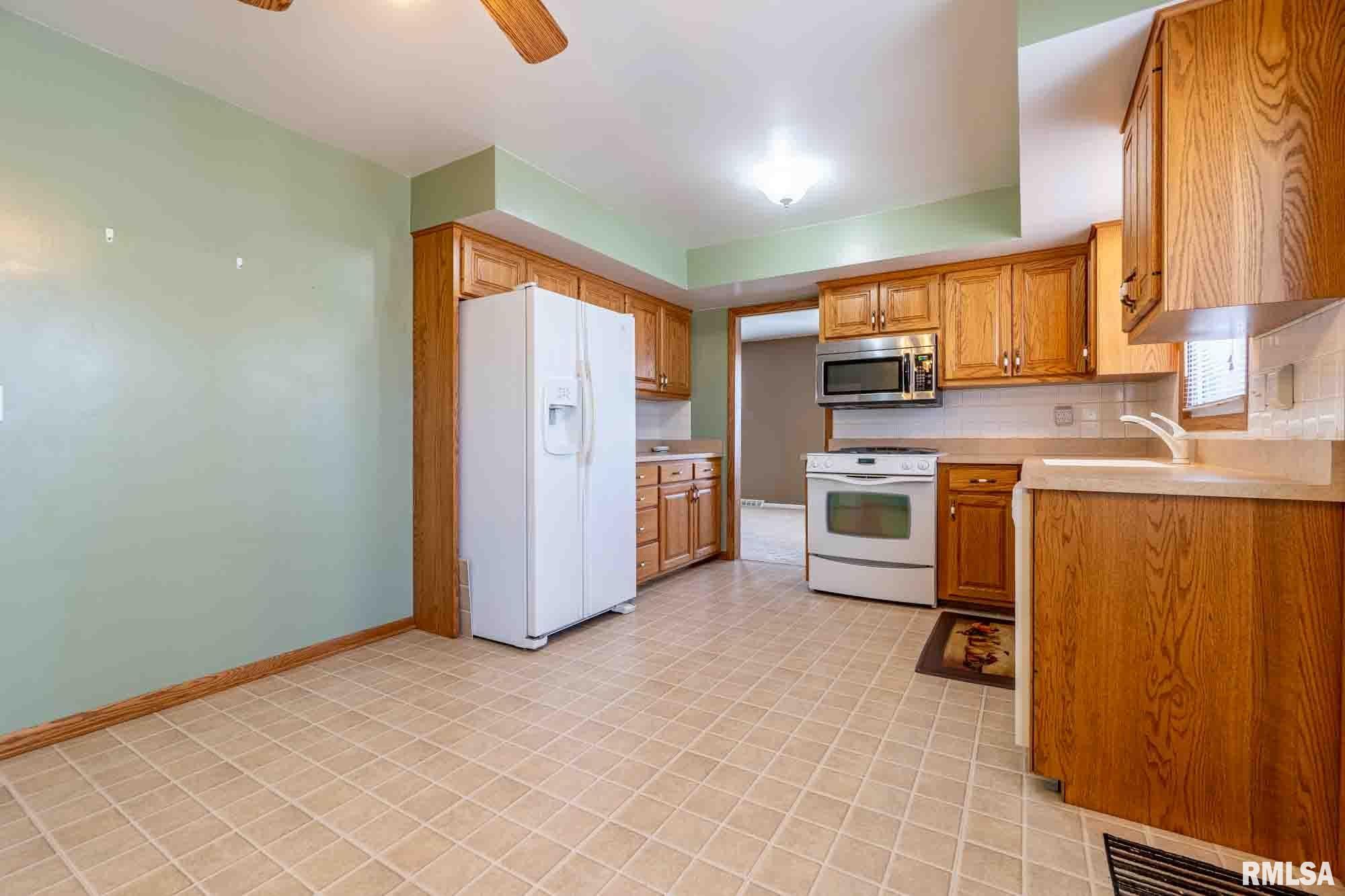 830 East Tyler Street Morton, IL 61550 - Photo 8 of 40