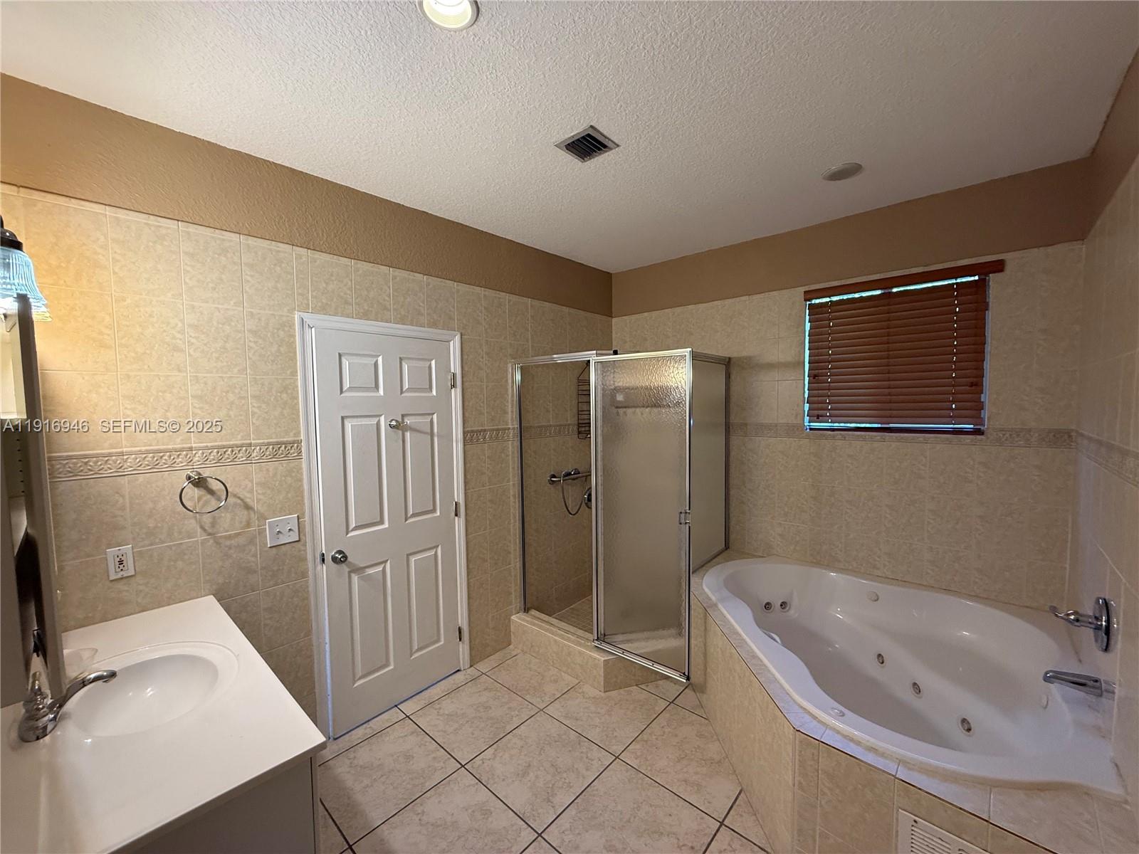 16605 Southwest 103rd Court Miami, FL 33157 - Photo 10 of 28