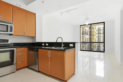 $575,000 | 701 South Olive Avenue, Unit 1010, West Palm Beach, FL 33401