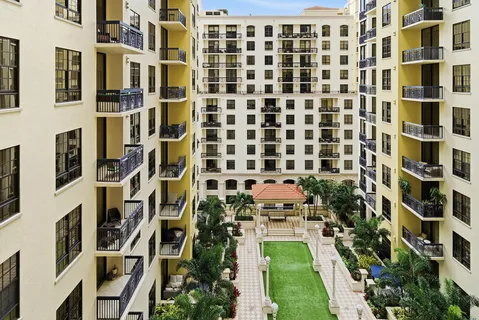 $575,000 | 701 South Olive Avenue, Unit 1010, West Palm Beach, FL 33401