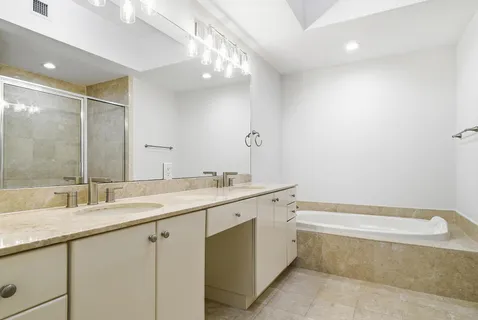 $575,000 | 701 South Olive Avenue, Unit 1010, West Palm Beach, FL 33401