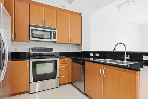 $575,000 | 701 South Olive Avenue, Unit 1010, West Palm Beach, FL 33401