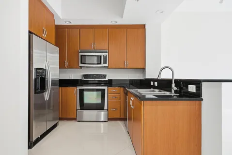 $575,000 | 701 South Olive Avenue, Unit 1010, West Palm Beach, FL 33401