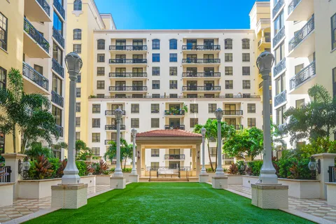 $575,000 | 701 South Olive Avenue, Unit 1010, West Palm Beach, FL 33401