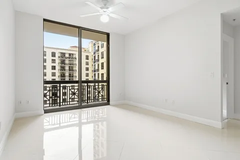 $575,000 | 701 South Olive Avenue, Unit 1010, West Palm Beach, FL 33401