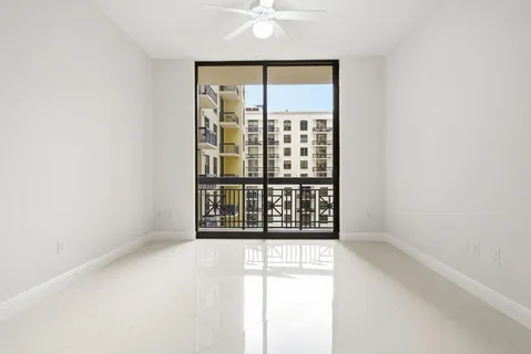 $575,000 | 701 South Olive Avenue, Unit 1010, West Palm Beach, FL 33401