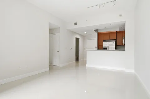 $575,000 | 701 South Olive Avenue, Unit 1010, West Palm Beach, FL 33401