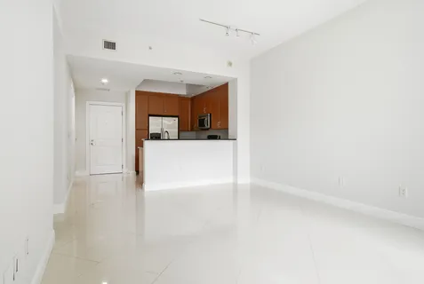 $575,000 | 701 South Olive Avenue, Unit 1010, West Palm Beach, FL 33401