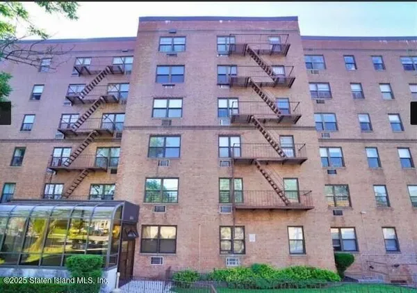 $325,000 | 1160 Richmond Road, Unit 2F | Grasmere