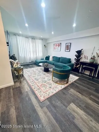 $325,000 | 1160 Richmond Road, Unit 2F | Grasmere