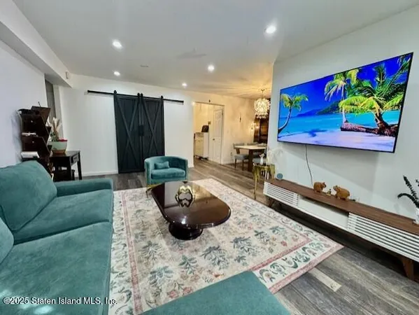 $325,000 | 1160 Richmond Road, Unit 2F | Grasmere