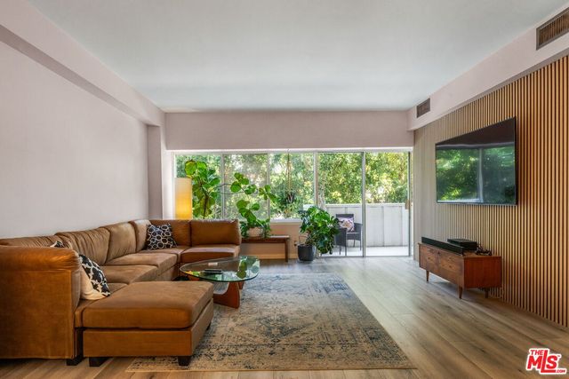 $685,000 | 7135 Hollywood Boulevard, Unit 204, Los Angeles, CA 90046