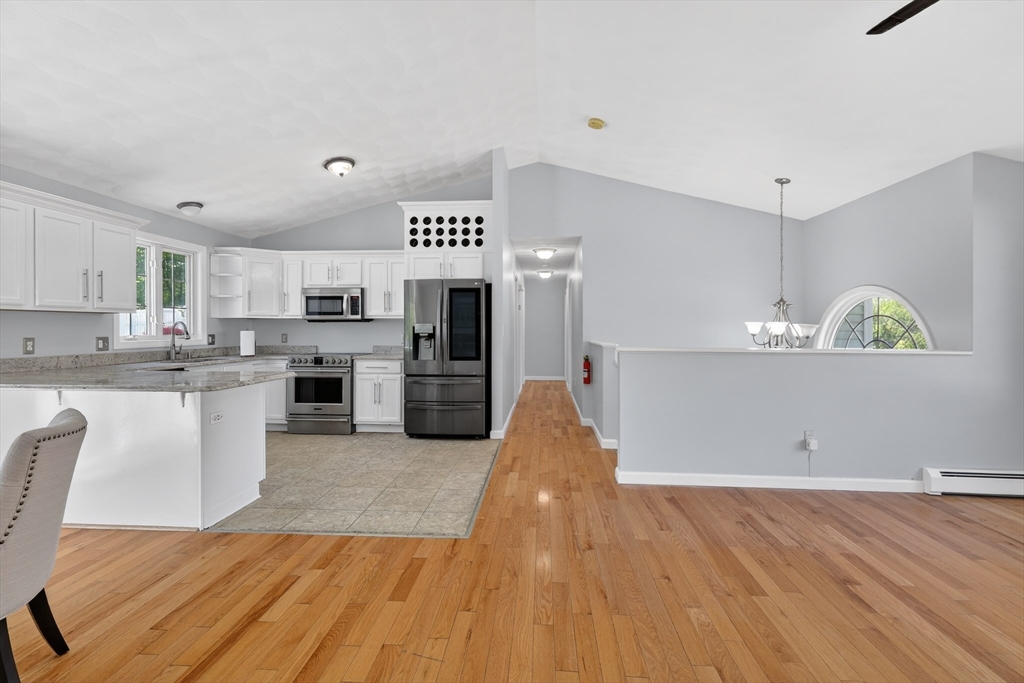 3 Oakleaf Circle Worcester, MA 01603 - Photo 7 of 32