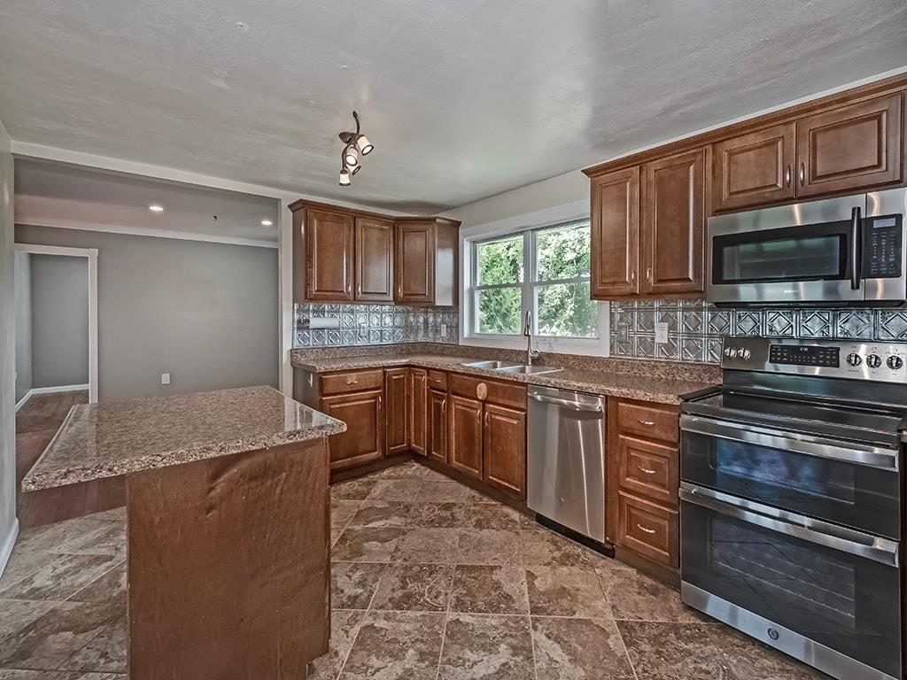 308 Welsh Road Evans City, PA 16033 - Photo 4 of 39 Gallery Image 4