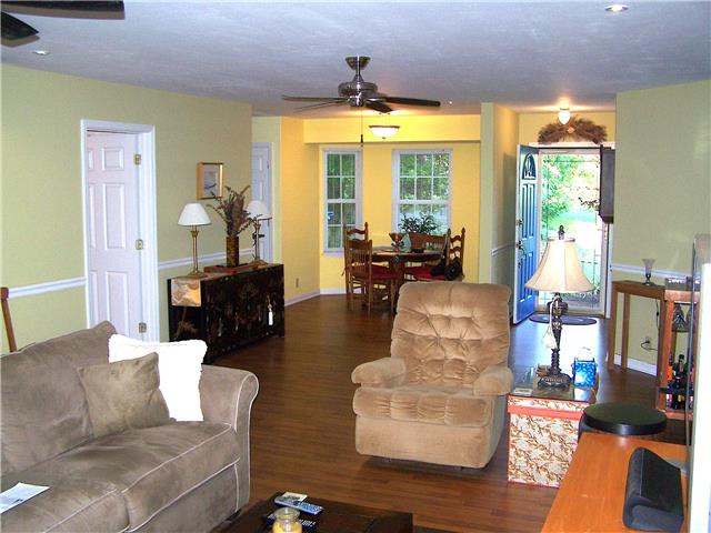 1390 Porter Morris Road Chapmansboro, TN 37035 - Photo 9 of 20 Eat in nook at the far end of the living room just inside the front door foyer. Kitchen off to the left.