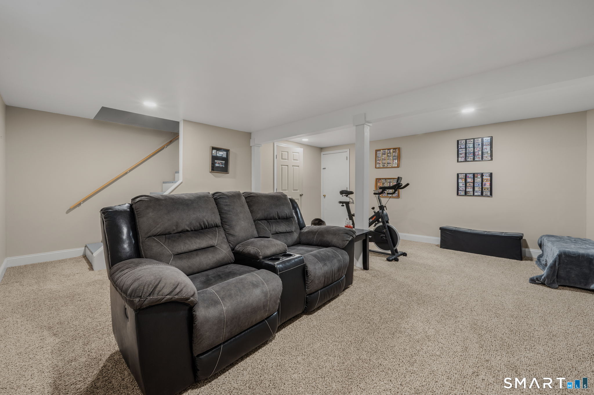 81 East Pattagansett Road, Unit 24 East Lyme, CT 06357 - Photo 25 of 29 a living room with furniture