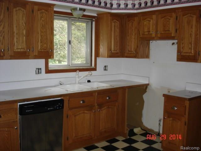 20490 Coachwood Road Riverview, MI 48193 - Photo 4 of 17 003.jpg