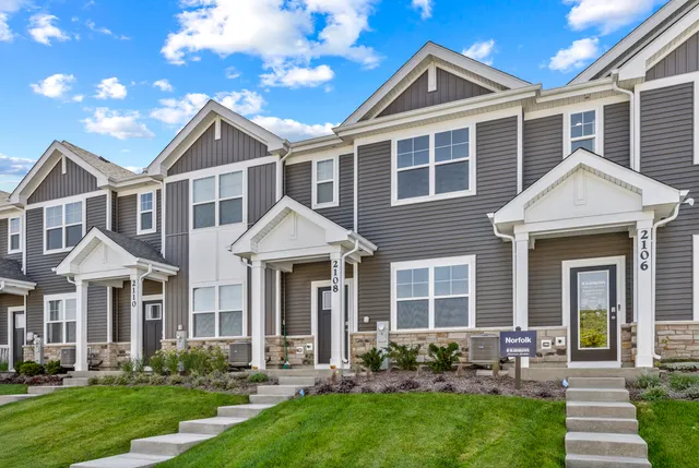 $2,695 | 2108 Bodega Drive, Oswego, IL 60543