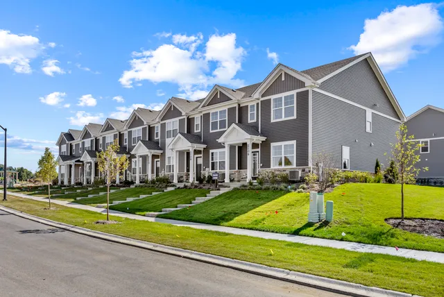 $2,695 | 2108 Bodega Drive, Oswego, IL 60543